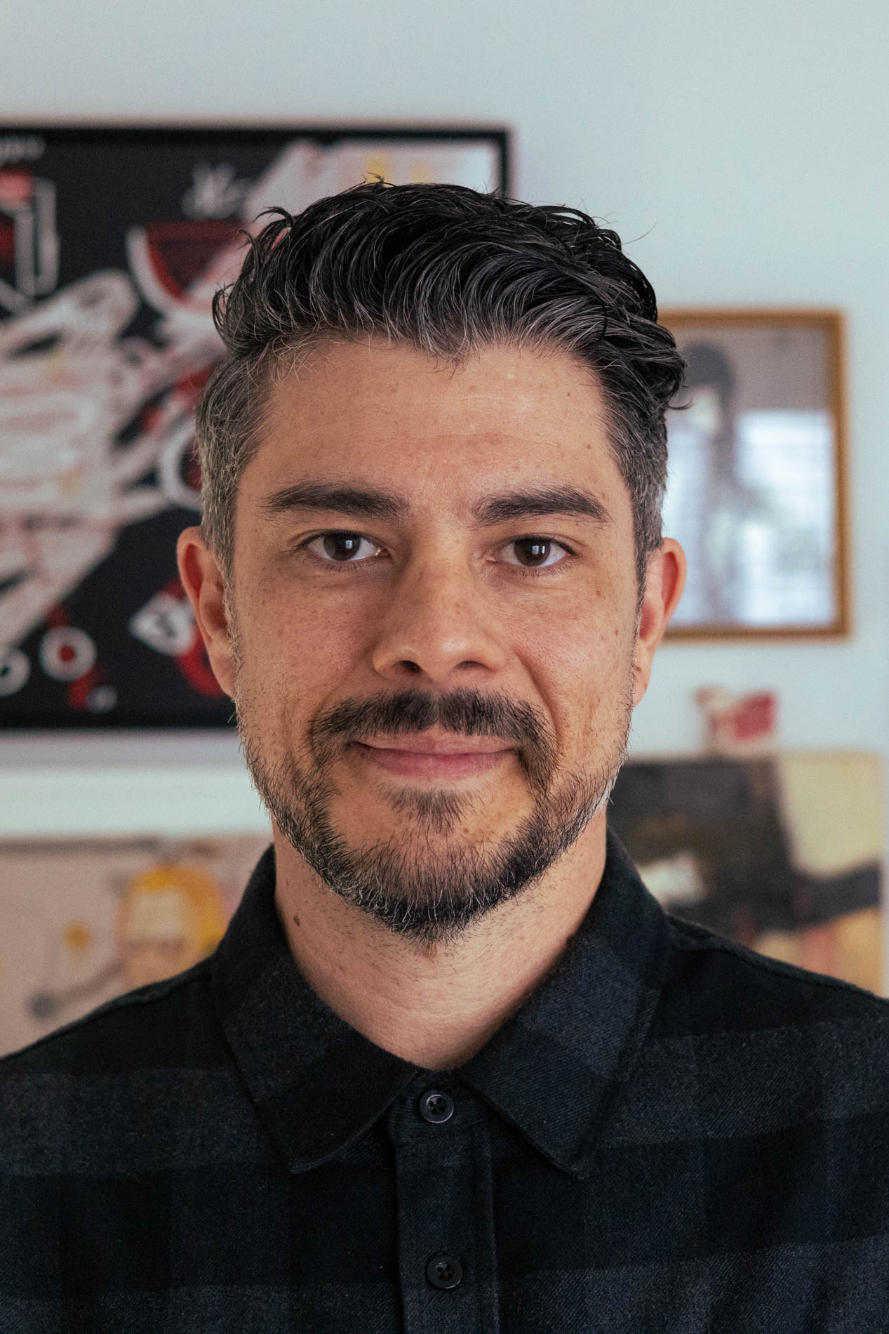 26-2-15- Headshot – mobile-1